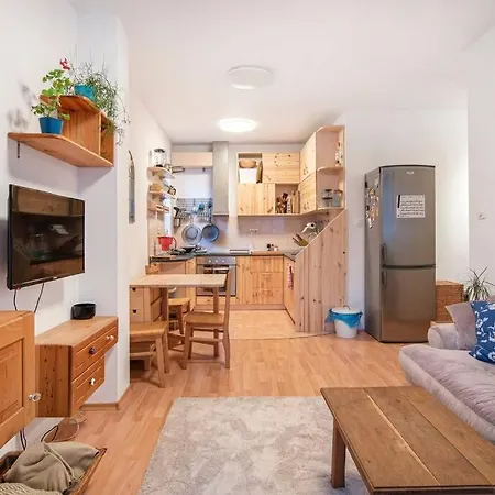 Apartment Vivid And Stylish 1 Bedroom