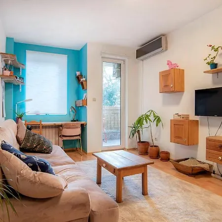 Vivid And Stylish 1 Bedroom Apartment